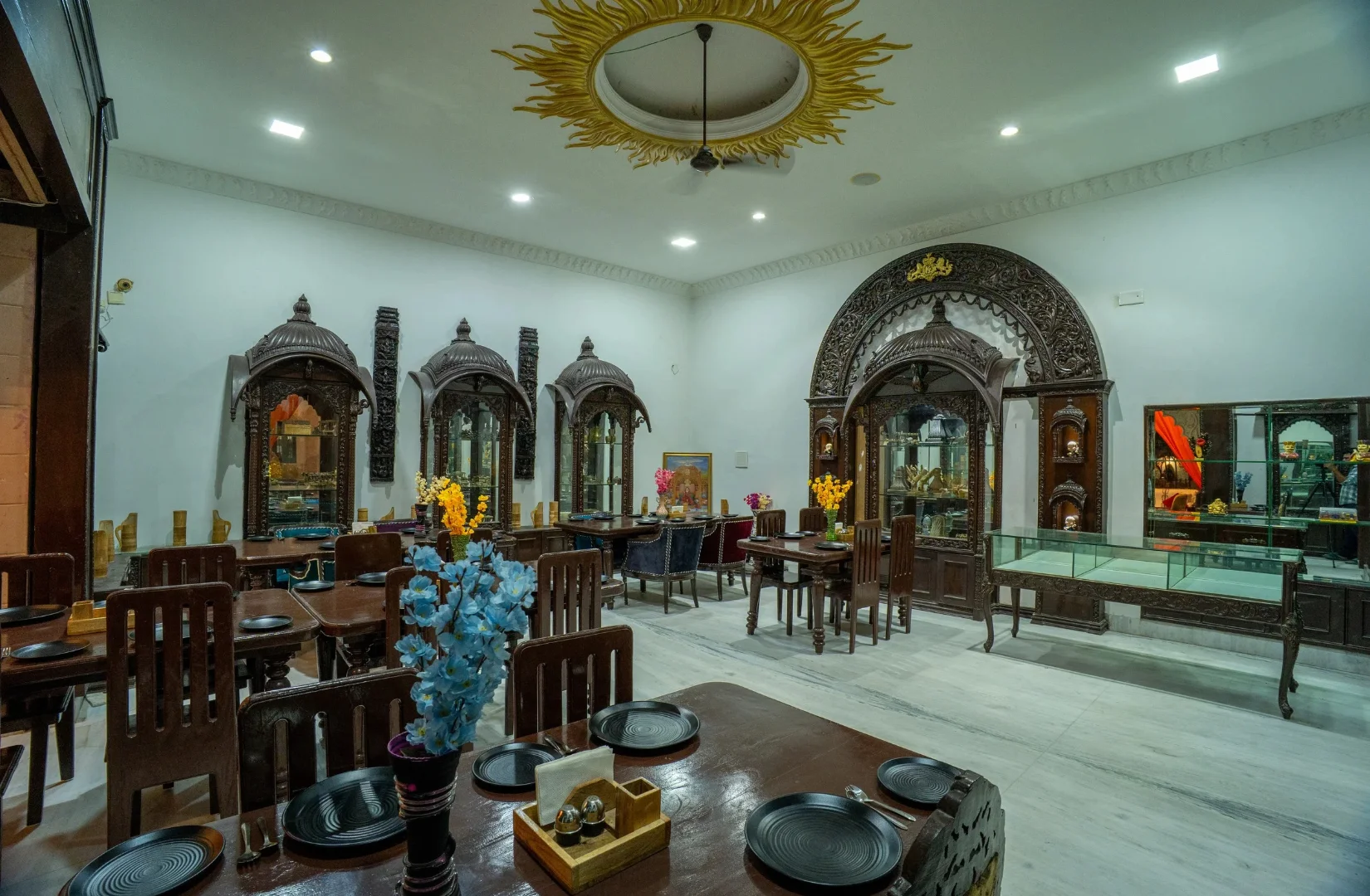 Karni Niwas - Hotel in Deshnoke